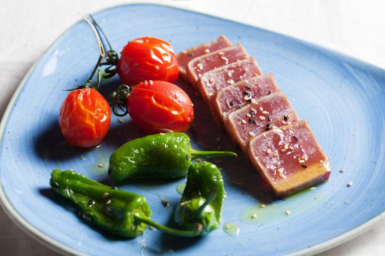Hostal Restaurant Roma Cubells Экстерьер фото